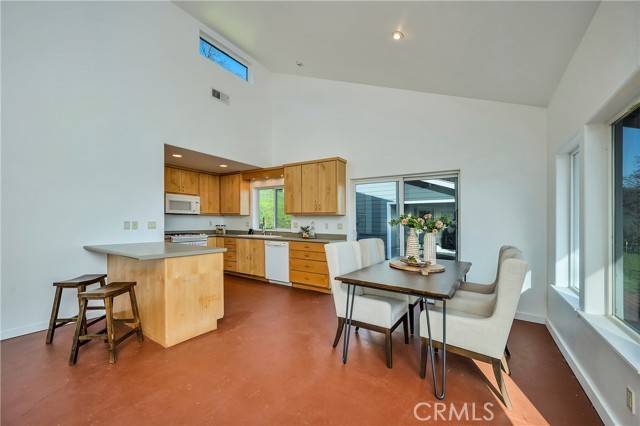 17023 Hofacker Lane, Lower Lake CA: https://media.crmls.org/medias/22986dca-ff8d-4e9b-b400-b37c91e7337b.jpg