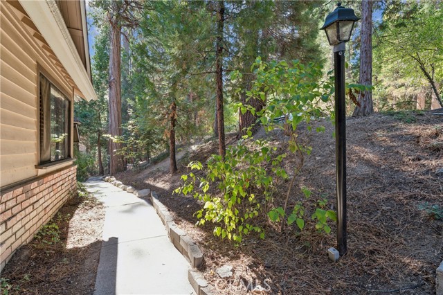 27496 White Fir Drive, Lake Arrowhead, CA 92352