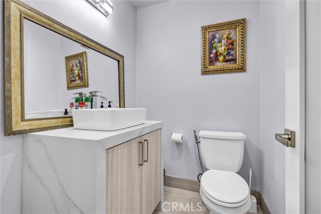 Detail Gallery Image 30 of 53 For 25432 Nottingham Ct, Laguna Hills,  CA 92653 - 5 Beds | 4/1 Baths