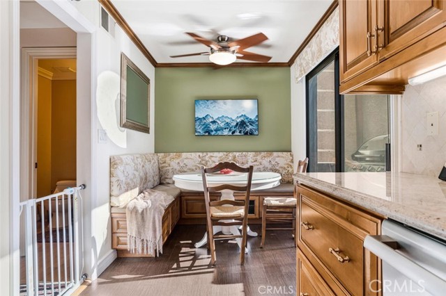 Detail Gallery Image 14 of 27 For 21820 Marylee St #222,  Woodland Hills,  CA 91367 - 3 Beds | 2/1 Baths