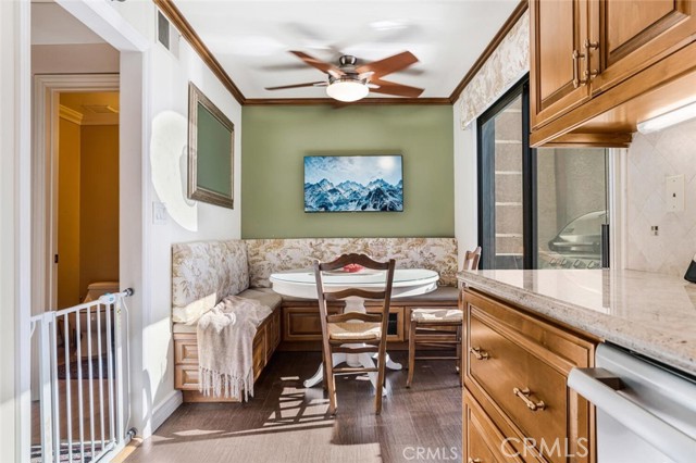 Detail Gallery Image 14 of 27 For 21820 Marylee St #222,  Woodland Hills,  CA 91367 - 3 Beds | 2/1 Baths