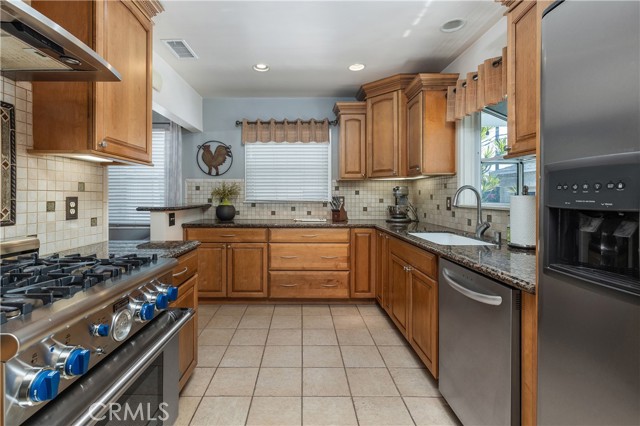 Detail Gallery Image 13 of 34 For 5754 Eckleson, Lakewood,  CA 90713 - 3 Beds | 2 Baths