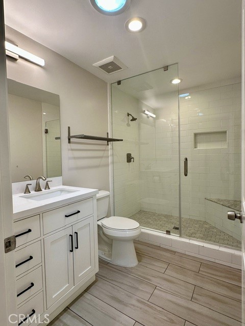 17223 Kingsbury Street, Granada Hills CA: https://media.crmls.org/medias/229afda1-fba8-47d5-8b6d-16b9fc655bd0.jpg