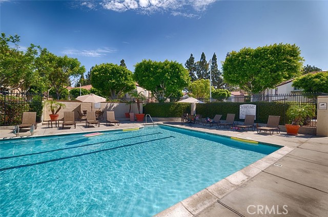 Detail Gallery Image 43 of 49 For 215 S Cross Creek Rd #E,  Orange,  CA 92869 - 1 Beds | 1 Baths