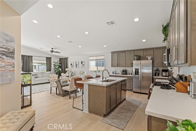 Detail Gallery Image 5 of 33 For 1644 Beacon Dr, Beaumont,  CA 92223 - 2 Beds | 2 Baths