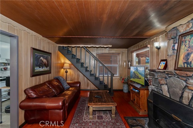 Detail Gallery Image 8 of 42 For 435 Arroyo, Big Bear Lake,  CA 92315 - 3 Beds | 1 Baths