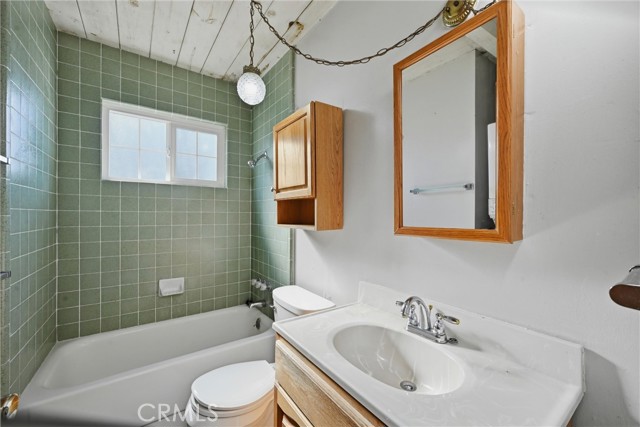 Detail Gallery Image 11 of 39 For 12762 Shoreview Dr, Clearlake Oaks,  CA 95423 - 2 Beds | 2 Baths