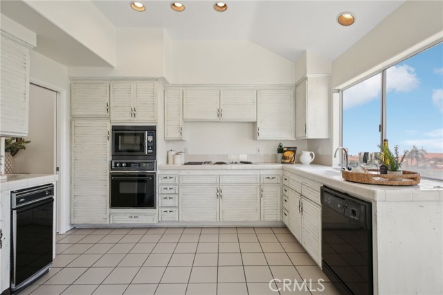 Detail Gallery Image 14 of 52 For 13 Antibes #7,  Laguna Niguel,  CA 92677 - 2 Beds | 2/1 Baths