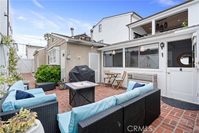 Detail Gallery Image 13 of 20 For 714 Heliotrope Ave, Corona Del Mar,  CA 92625 - 3 Beds | 2 Baths