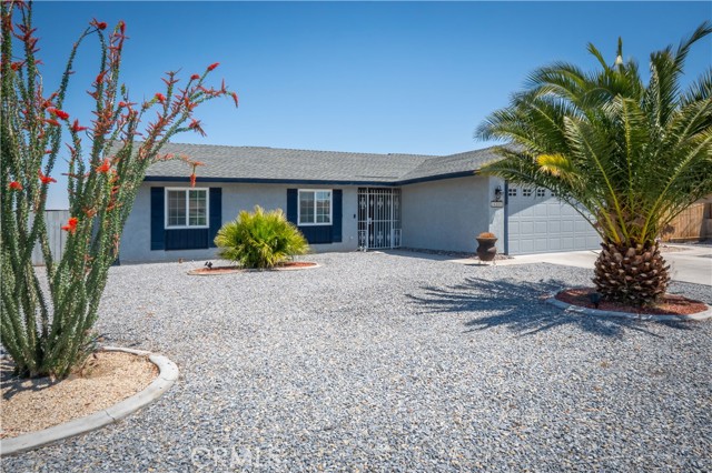 Detail Gallery Image 2 of 39 For 16800 Hidden Creek Dr, Victorville,  CA 92395 - 3 Beds | 2 Baths