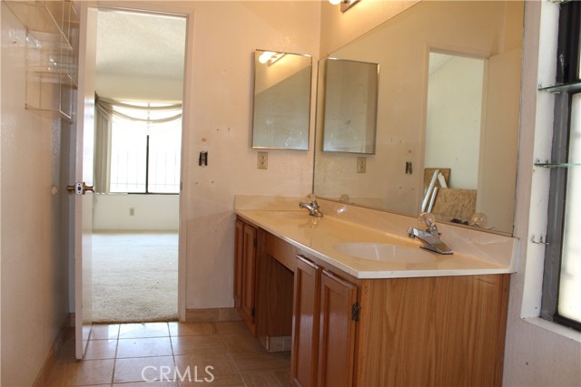 Detail Gallery Image 22 of 26 For 14549 Southwood Dr, Fontana,  CA 92337 - 3 Beds | 2 Baths