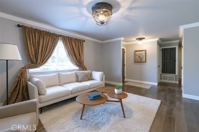 824 Hartzell Avenue, Redlands CA: https://media.crmls.org/medias/229ed2af-49a2-4d86-81c2-6a8acdbe51fa.jpg