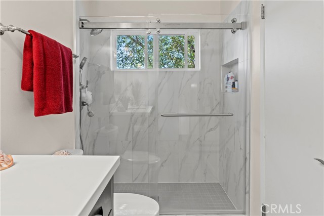 4214 Tosca Road, Woodland Hills CA: https://media.crmls.org/medias/229ef441-accd-4389-8f45-7e33e1c5d76d.jpg