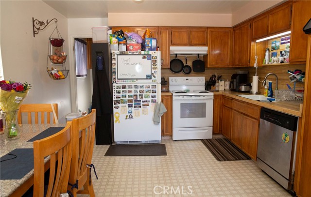 866 Brighton Avenue, Grover Beach CA: https://media.crmls.org/medias/229fea8a-f229-4d7d-9b95-47a3c2d05994.jpg