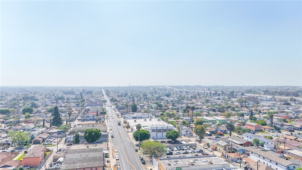 https://media.crmls.org/medias/22a01768-089a-4b55-98d5-a70f81c29875.jpg?preset=X-Large