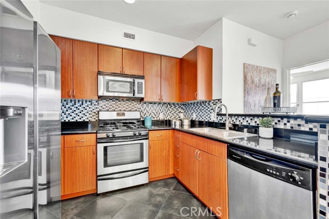 1801 E Katella Avenue, Anaheim CA: https://media.crmls.org/medias/22a1aecb-d1c6-4f74-b2f6-1411f2aca62a.jpg