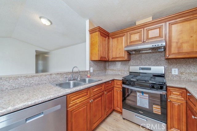 Detail Gallery Image 9 of 27 For 1631 Byron Ct, Pomona,  CA 91768 - 3 Beds | 2 Baths