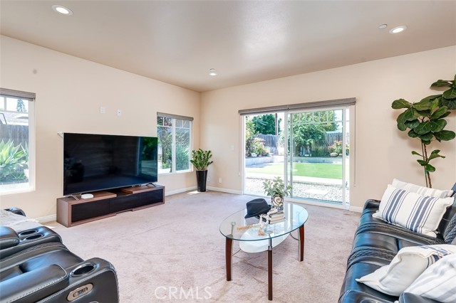 335 E Francis Avenue, La Habra CA: https://media.crmls.org/medias/22a2c16d-2289-446c-8966-721be9b1cd1a.jpg