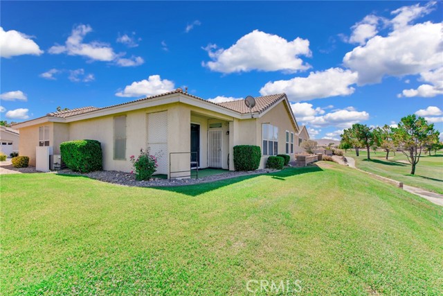 11096 Sandy Lane, Apple Valley CA: https://media.crmls.org/medias/22a3adfa-0b9b-47e0-9d6b-f00071c05516.jpg