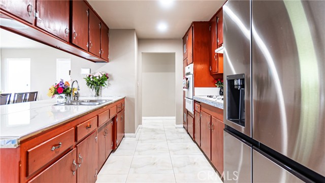 931 N Eucalyptus Avenue, Rialto CA: https://media.crmls.org/medias/22a3b5a5-5aa2-4f80-93da-dbb9a9f96997.jpg