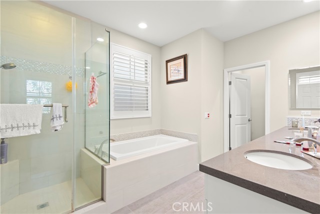 Detail Gallery Image 18 of 42 For 72 Granite, Irvine,  CA 92620 - 3 Beds | 3/1 Baths