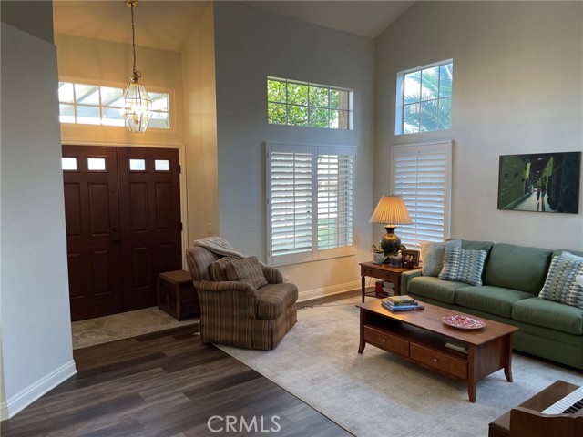 9244 Whitting Way, Riverside CA: https://media.crmls.org/medias/22a4c587-6f46-498c-b256-90acb3e331b6.jpg