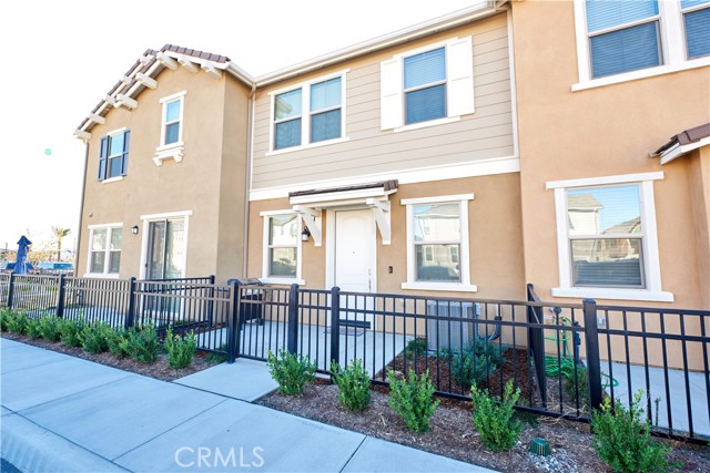 Detail Gallery Image 1 of 1 For 16502 Casa Grande Ave #120,  Fontana,  CA 92336 - 3 Beds | 2/1 Baths