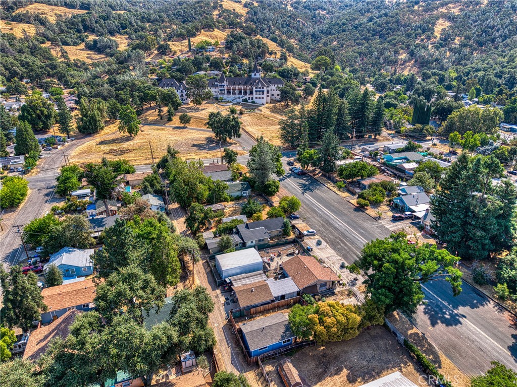 https://media.crmls.org/medias/22a546a3-52c1-4b40-bc03-4a1cbb148d48.jpg?preset=X-Large