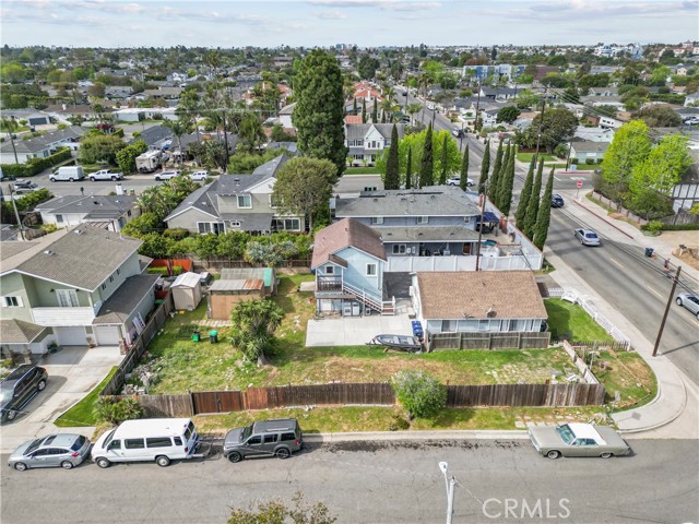 2110 Orange Avenue, Costa Mesa CA: https://media.crmls.org/medias/22a5b749-9aa2-4561-9fa4-bef2779ac48d.jpg