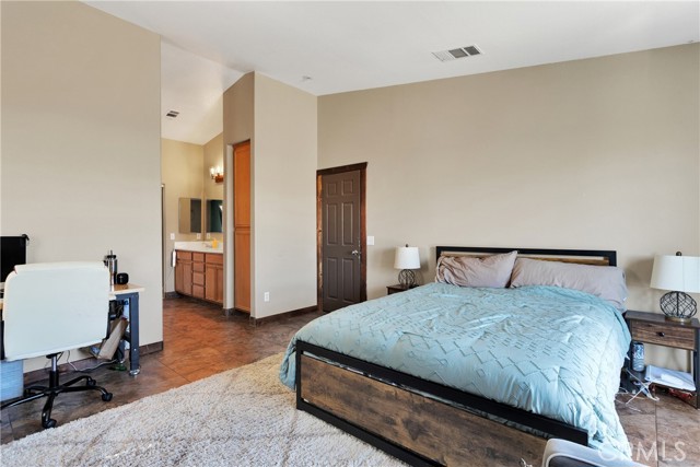 Detail Gallery Image 11 of 28 For 13190 Dos Palmas Rd, Victorville,  CA 92392 - 3 Beds | 2 Baths