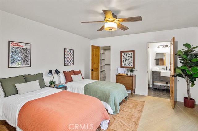 Image 23 of 53 For 1430 La Perla Avenue