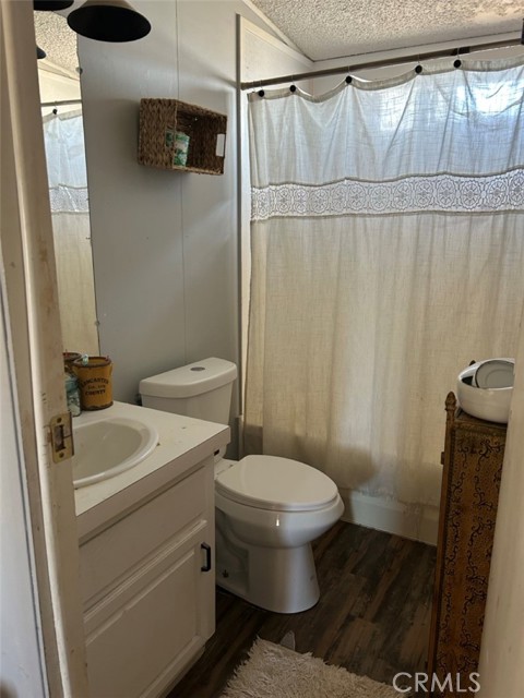 Detail Gallery Image 6 of 9 For 19033 Wagonwheel Rd, Helendale,  CA 92342 - 3 Beds | 2 Baths