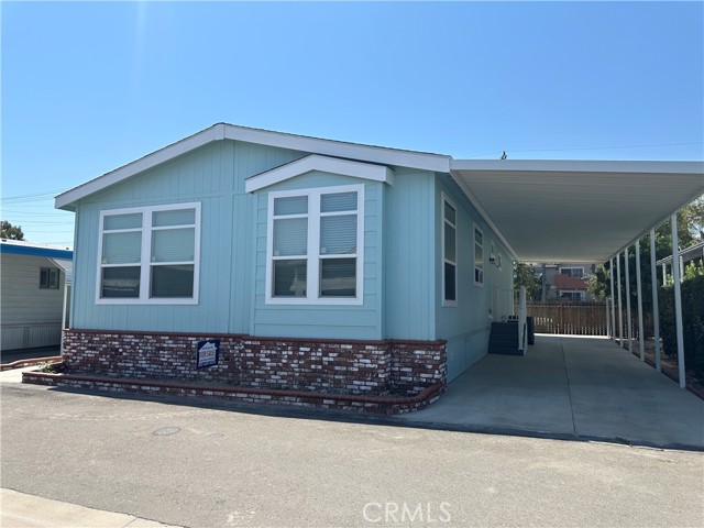 Front Image Thumbnail for CROC25136982