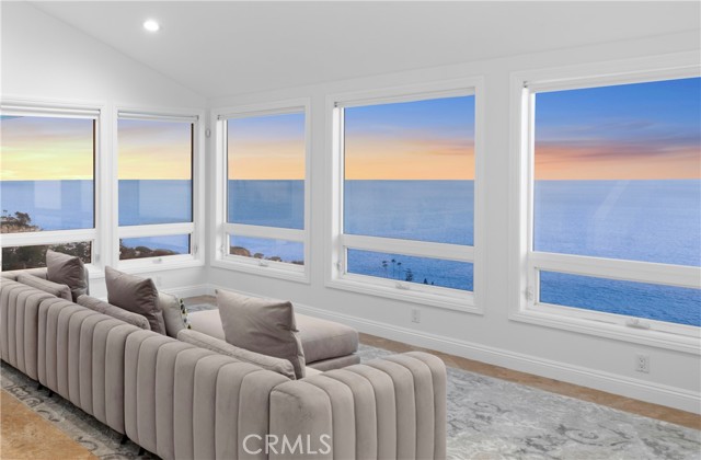 Detail Gallery Image 10 of 44 For 11 N Vista De Catalina, Laguna Beach,  CA 92651 - 4 Beds | 2/1 Baths