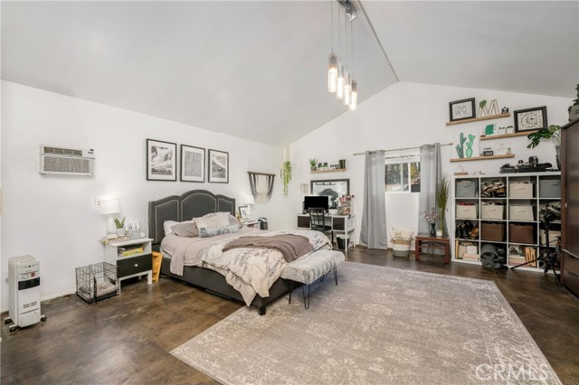 6059 Vantage Avenue, Valley Glen CA: https://media.crmls.org/medias/22a99e65-f734-43d0-a244-dcbc70669595.jpg