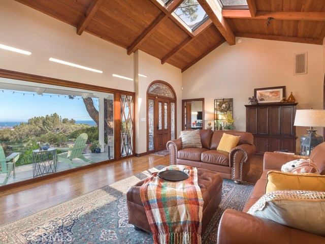 Photo of 33 Avenida Corona, Rancho Palos Verdes, CA 90275