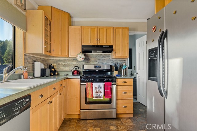 Detail Gallery Image 10 of 32 For 707 Virginia Ct, Lake Arrowhead,  CA 92352 - 3 Beds | 2 Baths