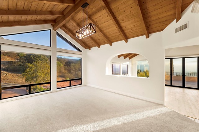 Detail Gallery Image 6 of 50 For 3696 Camino De Las Lomas, Vista,  CA 92084 - 3 Beds | 2/1 Baths
