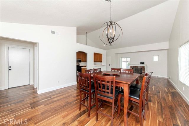 6409 Heatherwood Drive, Jurupa Valley CA: https://media.crmls.org/medias/22aaf82f-8ffb-4e3f-b337-b7b4d3732ba3.jpg