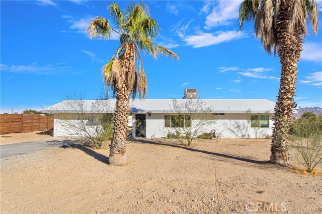 Detail Gallery Image 4 of 34 For 4789 Avenida Del Sol, Joshua Tree,  CA 92252 - 2 Beds | 2 Baths