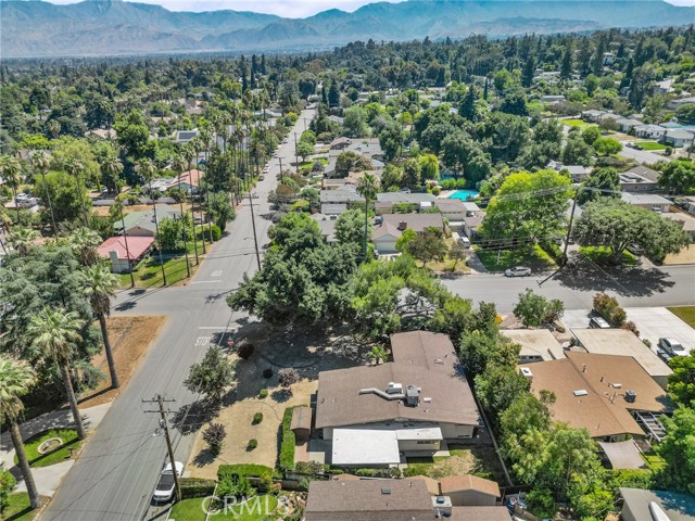 1204 San Jacinto, Redlands CA: https://media.crmls.org/medias/22ab4897-647f-485d-9f86-0bcaee1c60bd.jpg