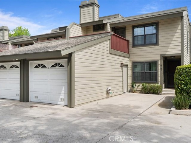 2157 Pacific Avenue, Costa Mesa CA: https://media.crmls.org/medias/22abb449-a837-486b-8c26-36217a0c2e99.jpg