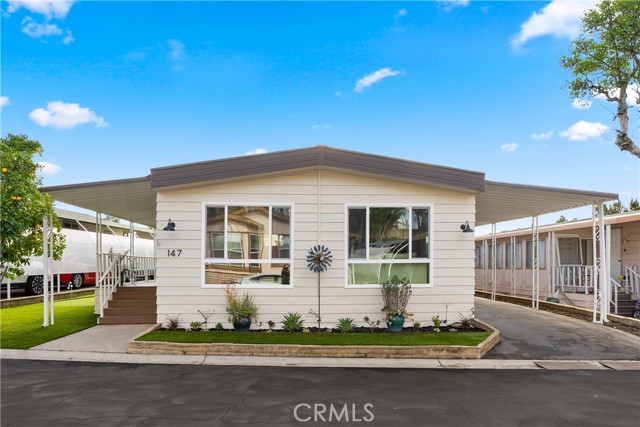 Front Image Thumbnail for CROC26025358