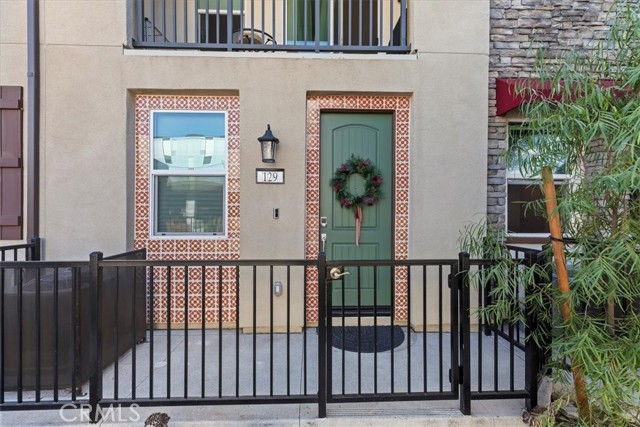 Detail Gallery Image 2 of 39 For 129 Dove Lndg, Covina,  CA 91722 - 3 Beds | 3 Baths