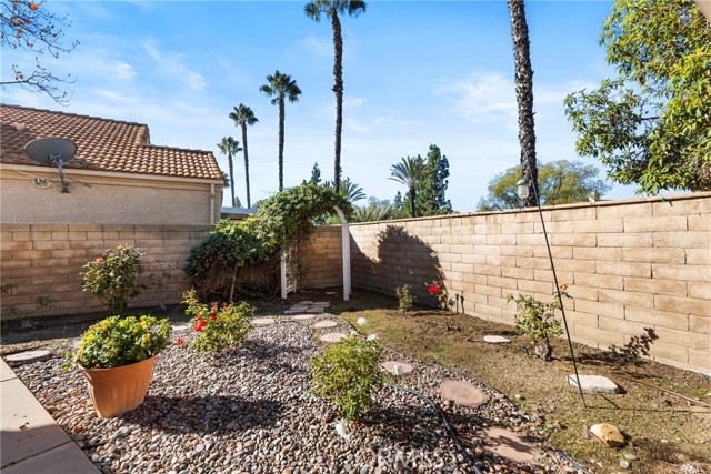 Detail Gallery Image 27 of 38 For 40395 via Malagas, Murrieta,  CA 92562 - 2 Beds | 2 Baths