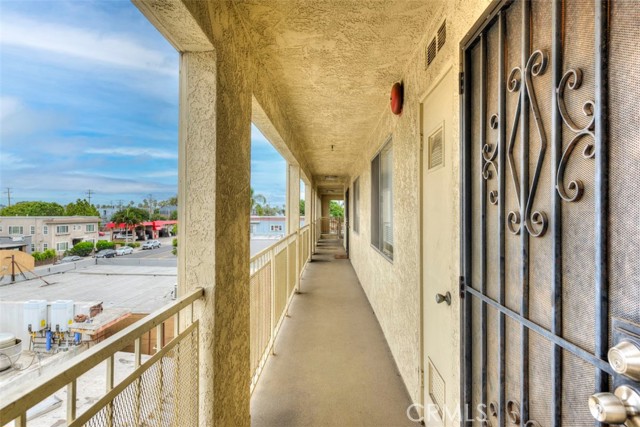 Detail Gallery Image 2 of 11 For 646 Nebraska, Long Beach,  CA 90802 - 2 Beds | 2 Baths