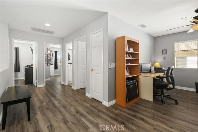 Detail Gallery Image 17 of 40 For 12390 Jacaranda, Riverside,  CA 92503 - 4 Beds | 3 Baths