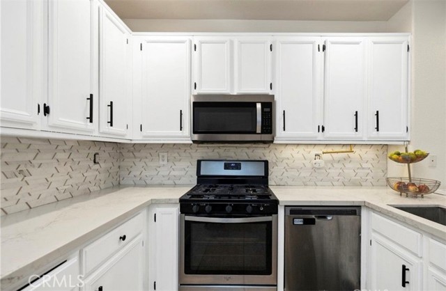 41945 Davenport Way, Murrieta CA: https://media.crmls.org/medias/22ae38de-9f69-4b56-9368-752a0dcf2b15.jpg