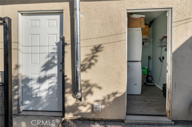 289 E Heath, Long Beach CA: https://media.crmls.org/medias/22aebb91-f245-4149-8883-2a64ab5da859.jpg