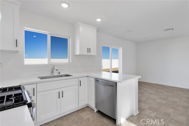 Detail Gallery Image 11 of 42 For 10110 Kemper Ave, Adelanto,  CA 92301 - 4 Beds | 2/1 Baths